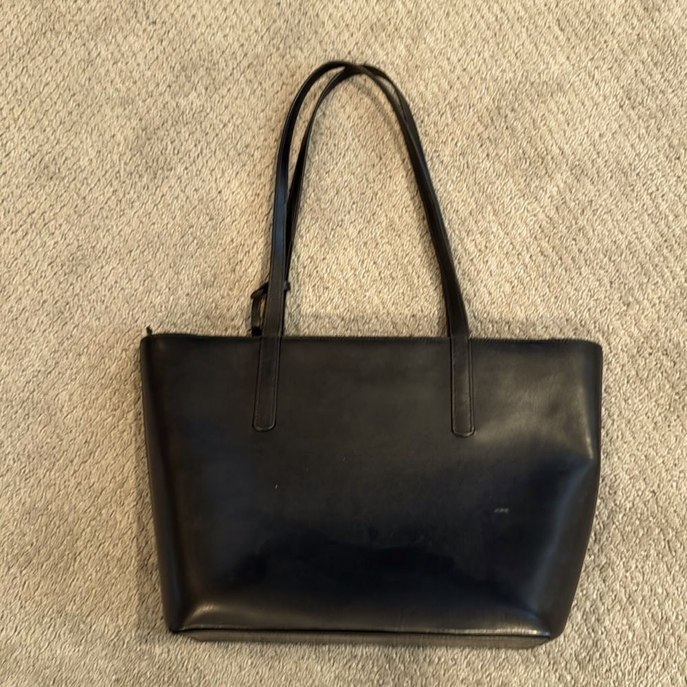 Kate Spade Large Leather - Picture 2 of 6